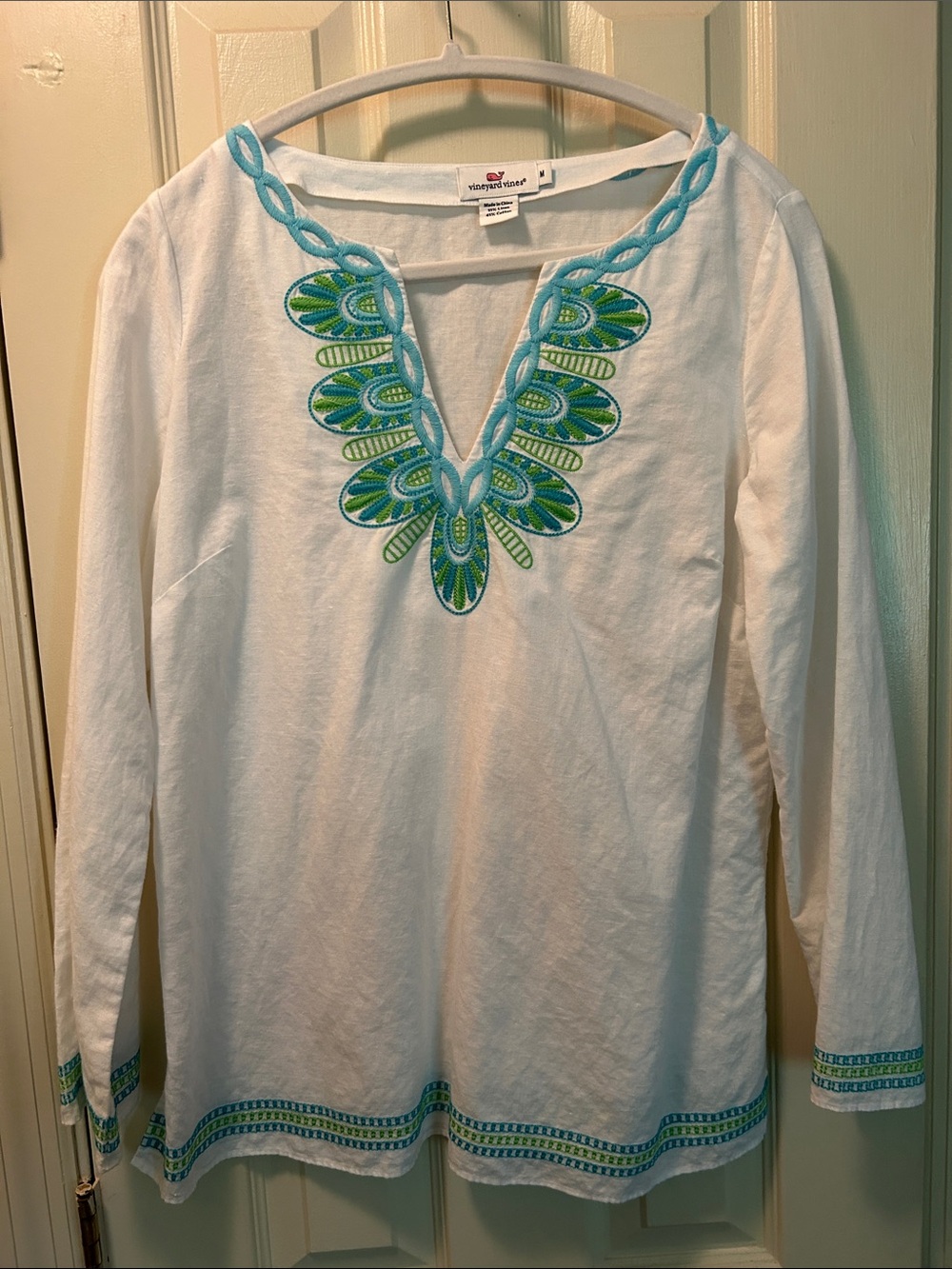 Vineyard Vines White Tunic with Teal and Green Embroidery